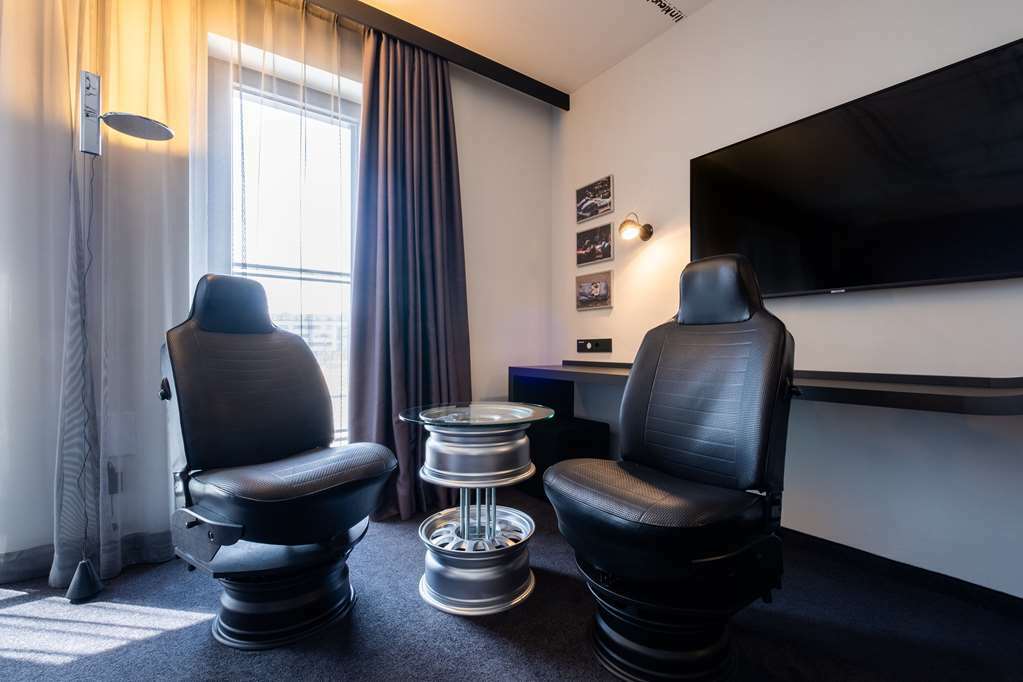 V8 Hotel Koeln At Motorworld Habitación foto